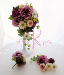 他の写真3: 造花パープルローズ＆ホワイトガーベラ　ショートキャスケードブーケ・ブトニア・ヘッドパーツセット