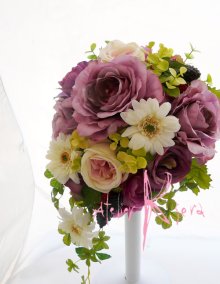 他の写真2: 造花パープルローズ＆ホワイトガーベラ　ショートキャスケードブーケ・ブトニア・ヘッドパーツセット