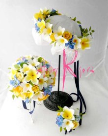 他の写真1: 造花オーダーメイドブーケ　ラウンド・ブトニア・花冠　プルメリア＆ローズ（イエロープラスブルー）