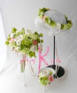 造花オーダーメイドブーケ　クラッチ22・ブトニア・花冠（ホワイトローズ＆グリーン）