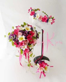 他の写真1: 造花オーダーメイドブーケ　 ３Ｐシェア・ブトニア・花冠（パープル・ピンクローズ＆プルメリア）